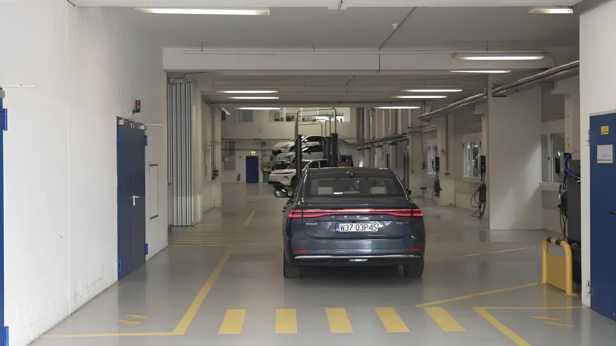 Geely_Galaxy_A7_global_r&d_center_03.jpg